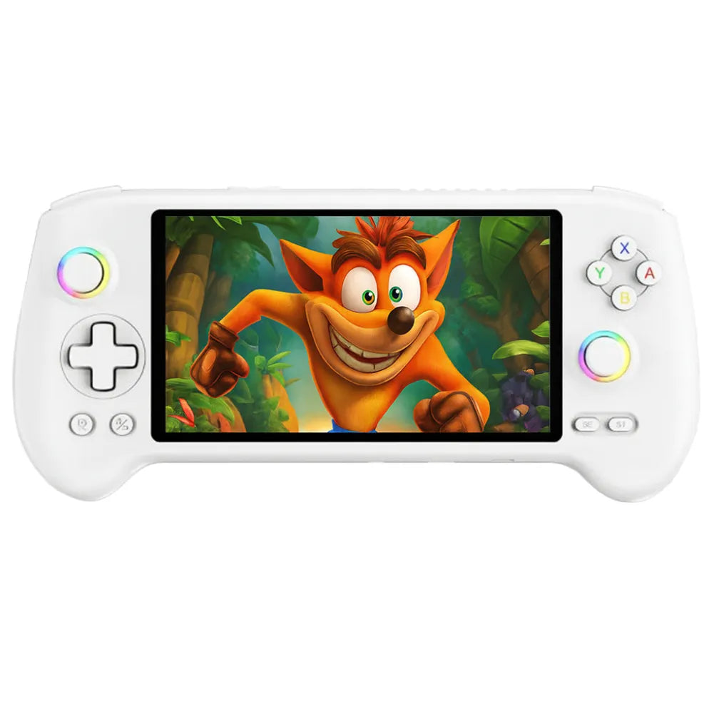 Anbernic RG557 avec écran AMOLED affichant Crash Bandicoot, idéale pour le rétro-gaming et les jeux Android.