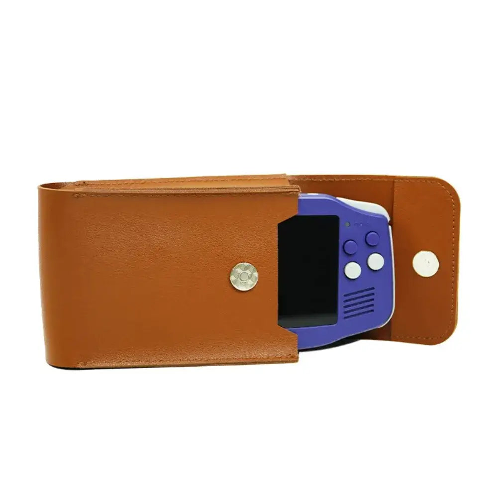 Housse Anbernic RG34XX – Élégance et transport sécurisé, simili cuir marron au design chic pour console.