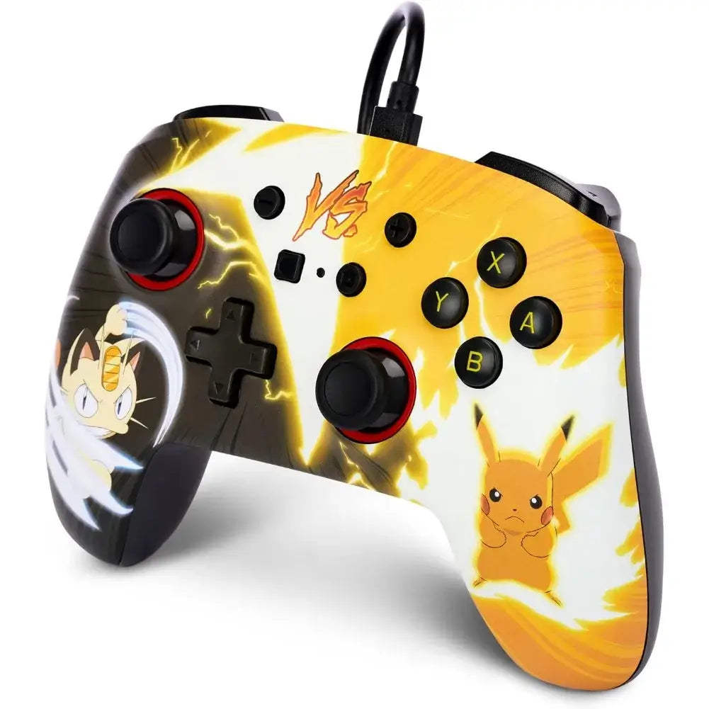Gros plan du design Pikachu vs Meowth sur manette PowerA