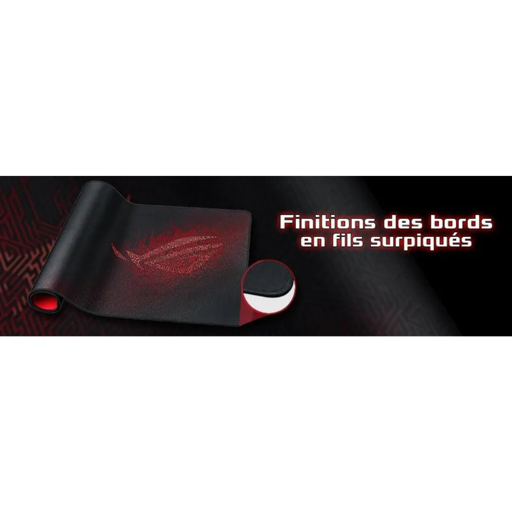 Détails des finitions sur le tapis de souris ROG Sheath XXL avec bordure surpiquée et surface tissée.