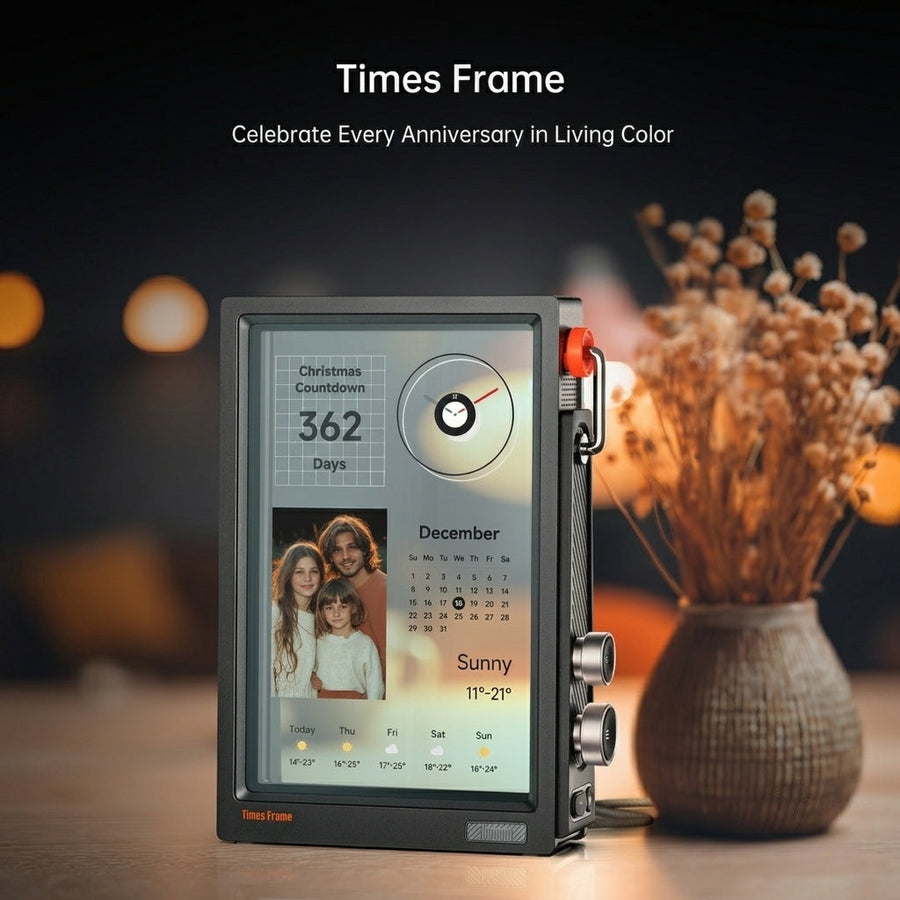 Divoom Times Frame posé sur un meuble dans une ambiance chaleureuse