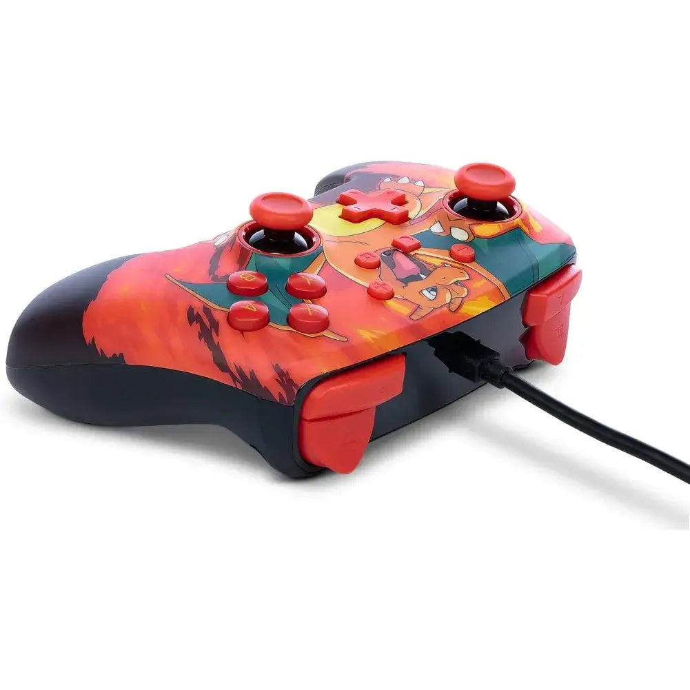 Manette PowerA Dracaufeu connectée à une Nintendo Switch Lite