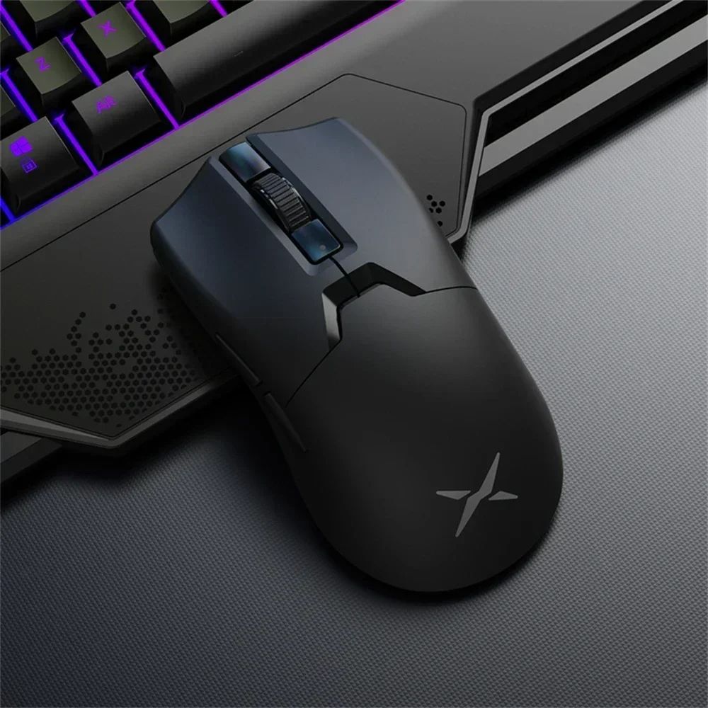 Delux M800 Ultra Wireless Gaming Mouse – Leichtigkeit und Präzision 