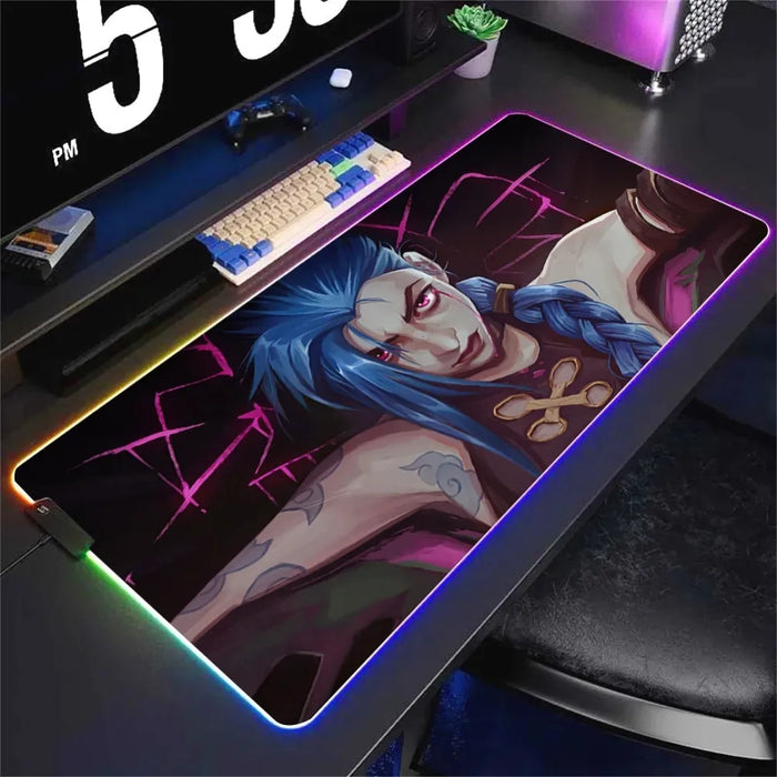 Zehn Größen, alle 3 mm, beleuchtete Umrandung — XXL RGB Mauspad League of Legends Jinx – komplette Immersion