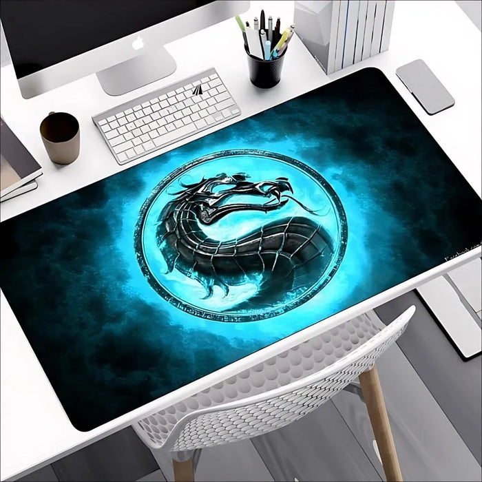 Was er nicht kann — Schwarze Gamer-Mausmatte Mortal Kombat Drache