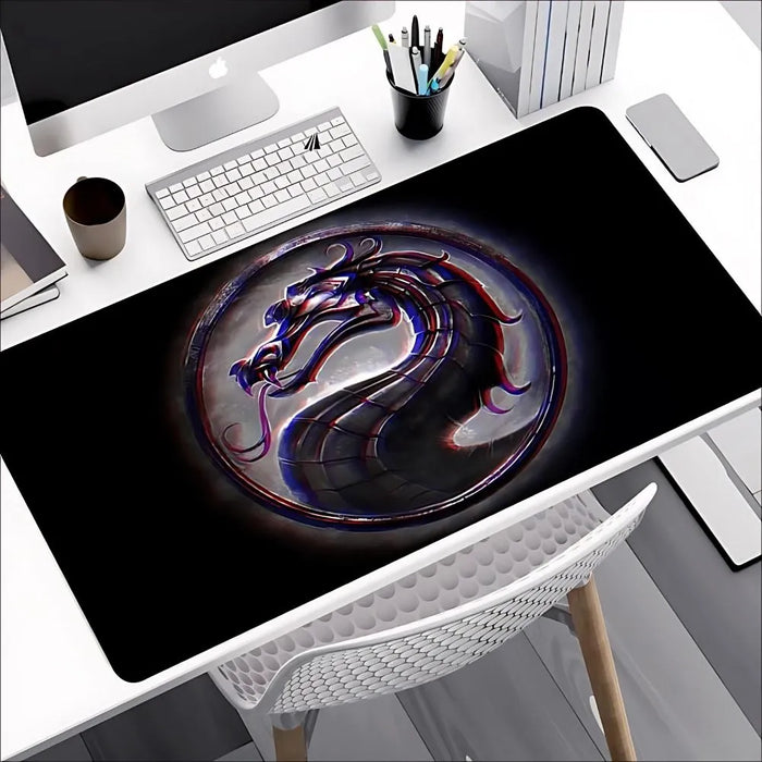 Der Drache, auf schwarzem Grund — Schwarze Gamer-Mausmatte Mortal Kombat Drache
