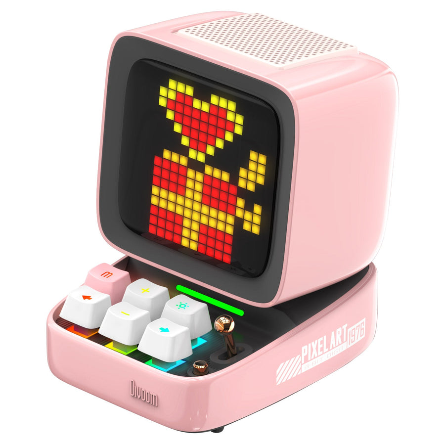 Enceinte Divoom Ditoo-Pro rose, cœur en pixel art à l'écran