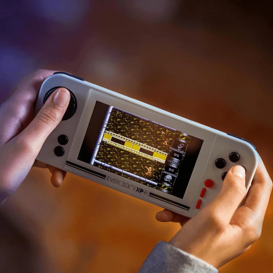 Evercade EXP-R, console de poche à cartouches Evercade et écran IPS 4,3 pouces, tenue en main